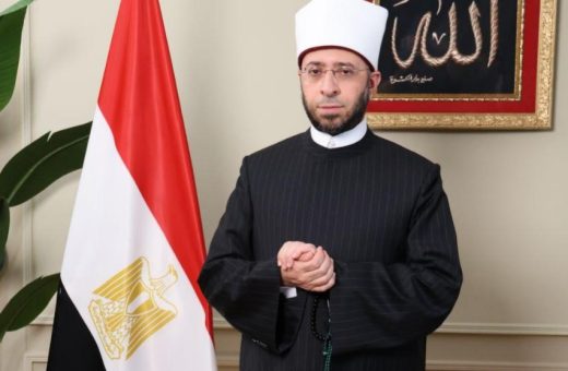 وزير الأوقاف يهنئ وزير التعليم بمناسبة منحه الدكتوراة الفخرية 