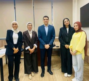 بعد منافسة 68 جامعة من 16 دولة.. حقوق عين شمس تتأهل لنهائيات المحكمة الصورية بالدوحة 4 IMG ٢٠٢٦٠٨١٩ ٢٣٠٠٢٥ حقوق عين شمس تتأهل لنهائيات المحكمة الصورية بالدوحة بعد منافسة 68 جامعة من 16 دولة.. حقوق عين شمس تتأهل لنهائيات المحكمة الصورية بالدوحة موقع في الجامعة