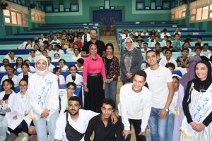 eae04a8c 558d 48aa 8c81 b61a6fd9bcd3 أطفال «جامعة الطفل» من الحشرات للكيمياء.. أطفال «جامعة الطفل» يخوضون رحلة علمية داخل علوم عين شمس موقع في الجامعة
