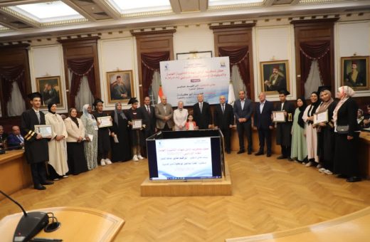 محافظ القاهرة يكرم 17 طالبًا وطالبة من أوائل الثانوية العامة: قيمة الإنسان تتجلى فيما يقدمه لوطنه