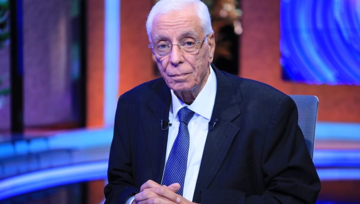 حسام موافي يطالب برفع سن التقاعد إلى 70 عامًا