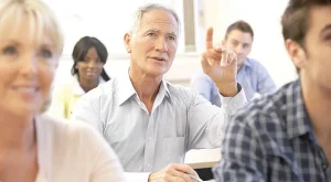 تعليم الكبار تستعرض خطة الوصول إلى الصفر الافتراضي