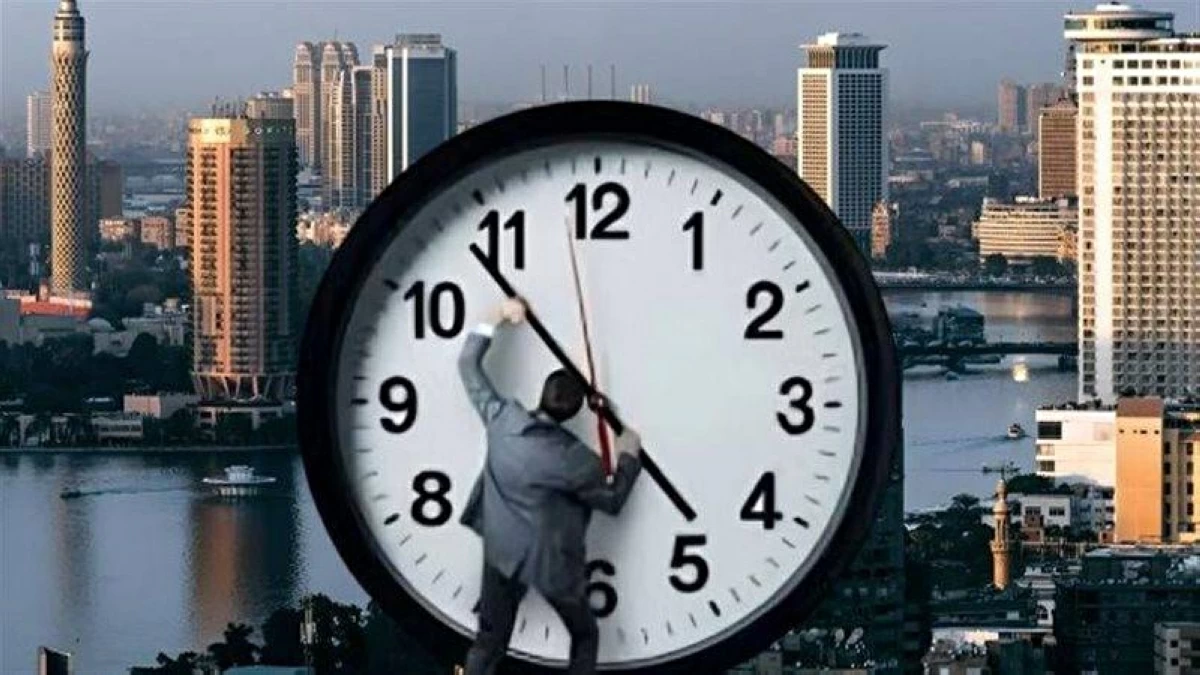 1745544 موعد تغيير الساعة والعودة للتوقيت الشتوي 12 منتصف الليل هتبقى 11 مساءً.. موعد تغيير الساعة والعودة للتوقيت الشتوي موقع في الجامعة