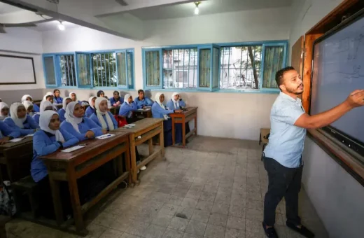 بدء صرف 10 آلاف جنيه للمعلمين من صندوق الزمالة