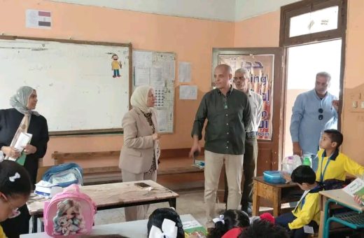 جولة ميدانية لمدير تعليم القاهرة في أول يوم دراسة.. ماذا تابعت داخل المدارس؟
