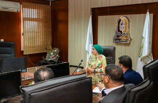 رئيس جامعة الأقصر تراجع جاهزية الكليات والجداول 