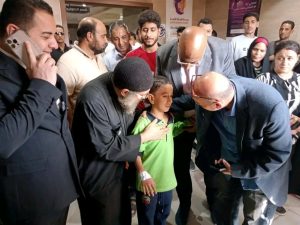 بعد حادث أتوبيس مدرسة خاصة بسوهاج.. محافظ سوهاج يوفد قيادات التعليم للاطمئنان على الطلاب