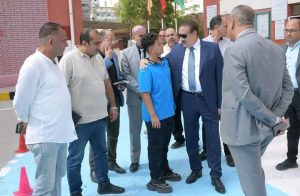 محافظ بورسعيد يتفقد 3 مدارس ومعاهد أزهرية 
