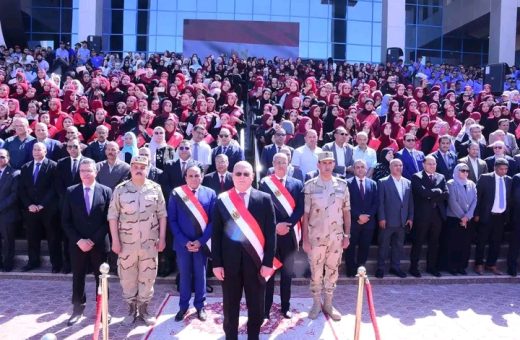 جامعة سوهاج تبدأ العام الدراسي الجديد بمراسم تحية العلم