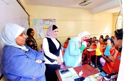 مدير تعليم القاهرة تفاجئ مدارس مصر الجديدة والوايلي.. ماذا تابعت داخل الفصول؟