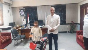 بعد إعادتها 35 ألف جنيه لصاحبها.. طالبة بقنا تحصل على دراجة مكافأة لأمانتها 4 بعد إعادتها 35 ألف جنيه لصاحبها.. «طالبة» بقنا تحصل على دراجة مكافأة لأمانتها