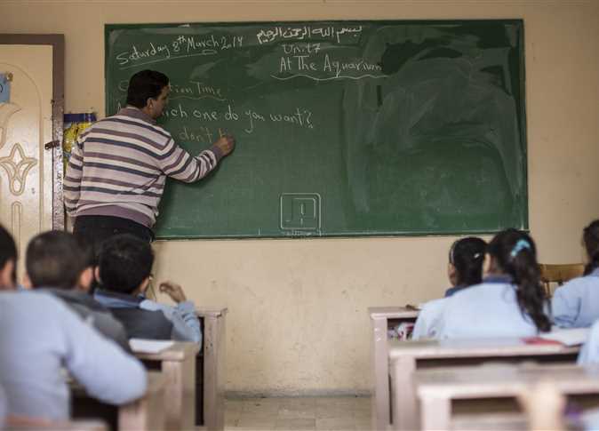 الحكومة تستعد لتعيين 43 ألف معلم دفعة واحدة