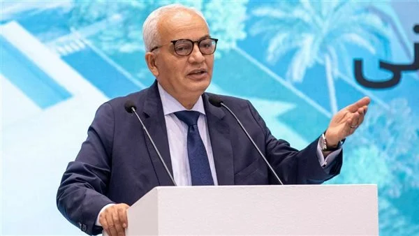 وزير التعليم السابق يحذر من ضغوط الدراسة على الأطفال