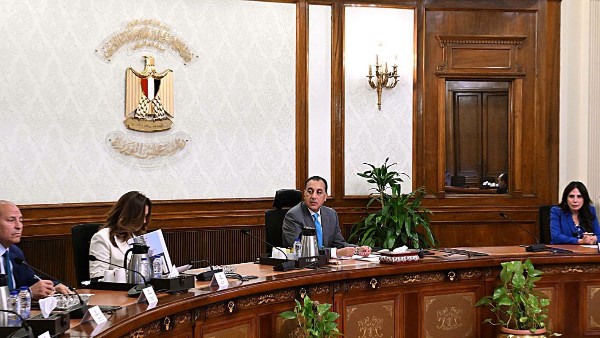الحكومة تقرر وقف العمل عن بُعد يوم الأحد من كل أسبوع