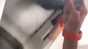 وزارة النقل تنسق مع الداخلية لضبط شاب حطم مرايات قطار مطروح