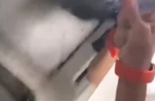 وزارة النقل تنسق مع الداخلية لضبط شاب حطم مرايات قطار مطروح