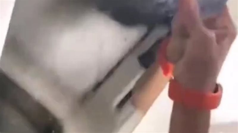 وزارة النقل تنسق مع الداخلية لضبط شاب حطم مرايات قطار مطروح