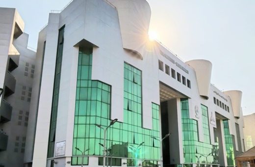 8a73406e 6319 4790 a2c8 37d9d2988b29 تربية نوعية عين شمس تستقبل الطلاب تجديد الاعتماد المؤسسي لكلية طب الأسنان بجامعة عين شمس موقع في الجامعة
