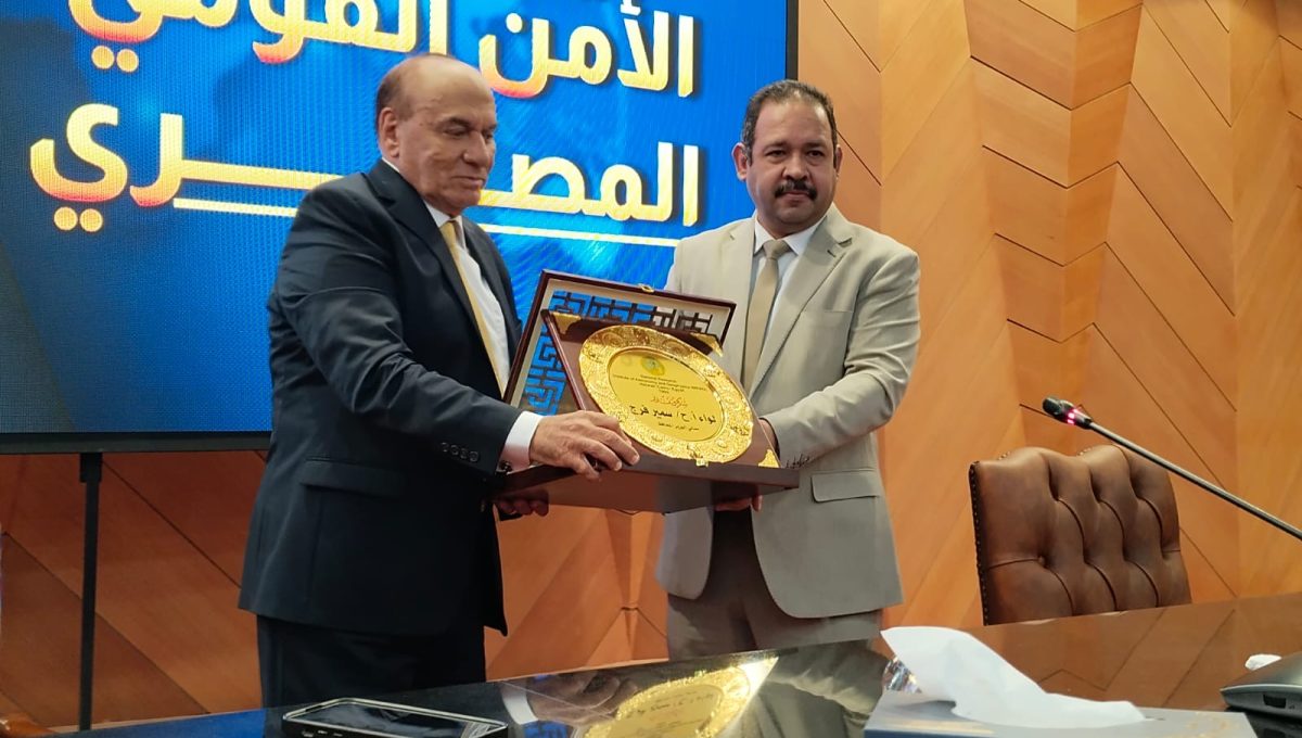 9dfe1529 edde 43e2 aab1 3793adb6d0d3 1 اللواء سمير فرج اللواء سمير فرج: البحث العلمي أحد مكونات القوة الشاملة للدولة موقع في الجامعة