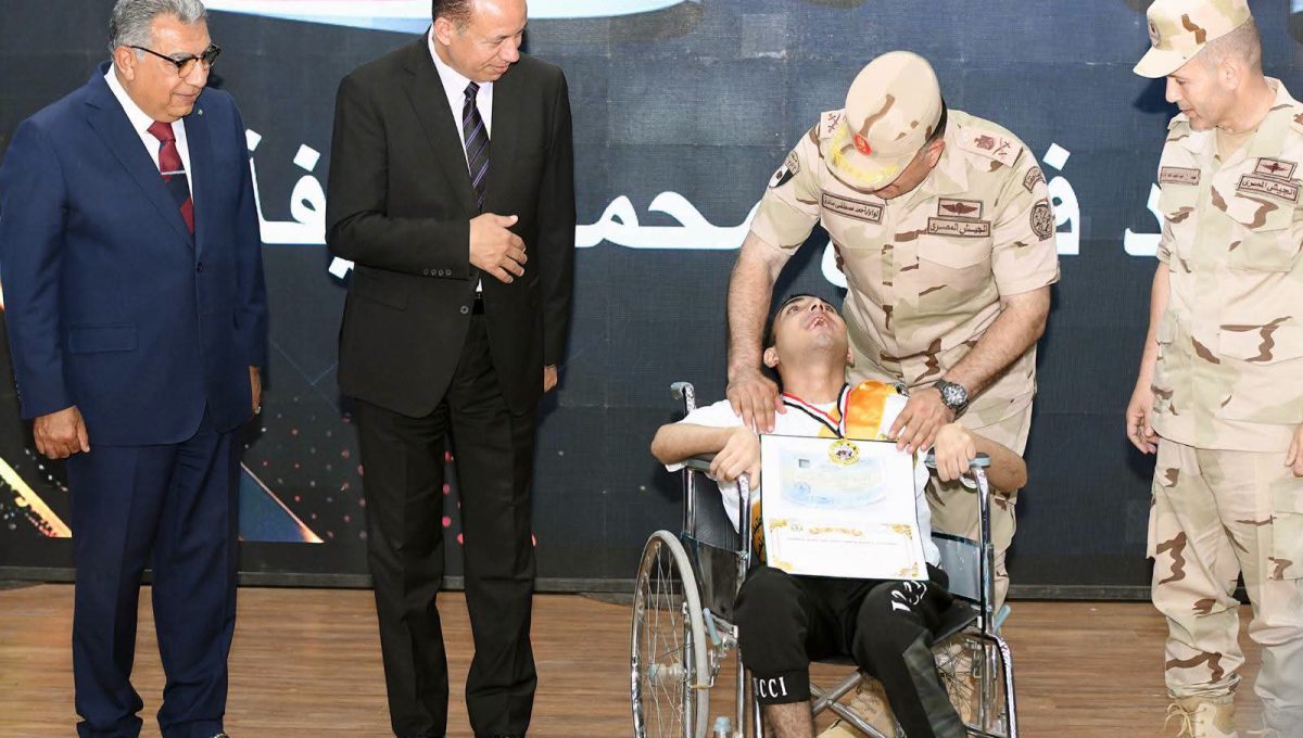 FB IMG 1788276356455 محافظ الدقهلية ورئيس جامعة المنصورة محافظ الدقهلية ورئيس جامعة المنصورة يشهدان تكريم «أبطال الحياة» من ذوي الهمم  موقع في الجامعة