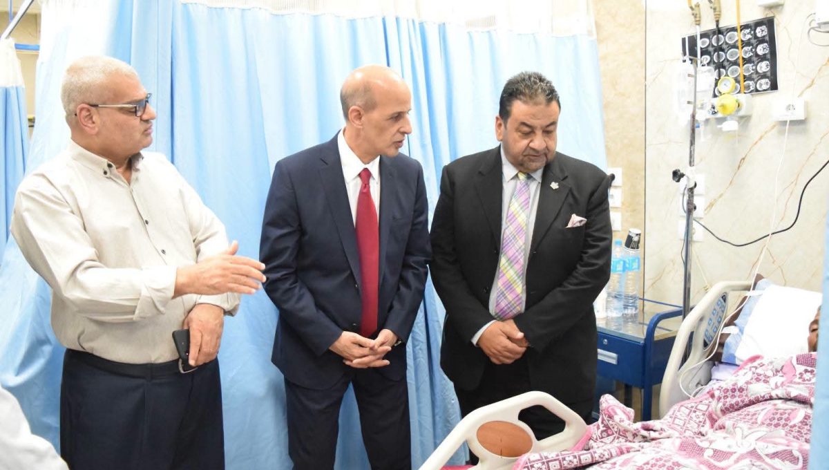 FB IMG 1788348272768 جامعة بني سويف بعد إنقاذ والده من جلطة مفاجئة.. رئيس جامعة بني سويف يشيد بشجاعة الطفل محمد موقع في الجامعة