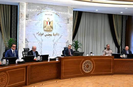 قبل بدء الدراسة.. مدبولي يوجه بالتوسع في معارض «أهلا مدارس» وتوفير السلع بأسعار مناسبة