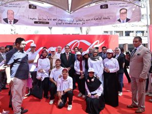 رئيس جامعة القاهرة يتفقد الكشف الطبي للطلاب الجدد.. ويعلن تفاصيل «منصة أثر» و40 ساعة عمل مجتمعي 4 FB IMG 1788678002529 جامعة القاهرة رئيس جامعة القاهرة يتفقد الكشف الطبي للطلاب الجدد.. ويعلن تفاصيل «منصة أثر» و40 ساعة عمل مجتمعي موقع في الجامعة