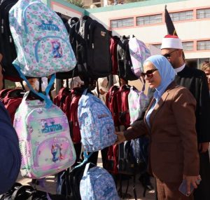 FB IMG 1788699816976 مبادرة إلى المدرسة تدعم 500 طالب بالقاهرة مبادرة «إلى المدرسة» تدعم 500 طالب بالقاهرة بحقائب وأدوات مدرسية ومساعدات مالية موقع في الجامعة