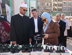 FB IMG 1788699821048 مبادرة إلى المدرسة تدعم 500 طالب بالقاهرة مبادرة «إلى المدرسة» تدعم 500 طالب بالقاهرة بحقائب وأدوات مدرسية ومساعدات مالية موقع في الجامعة