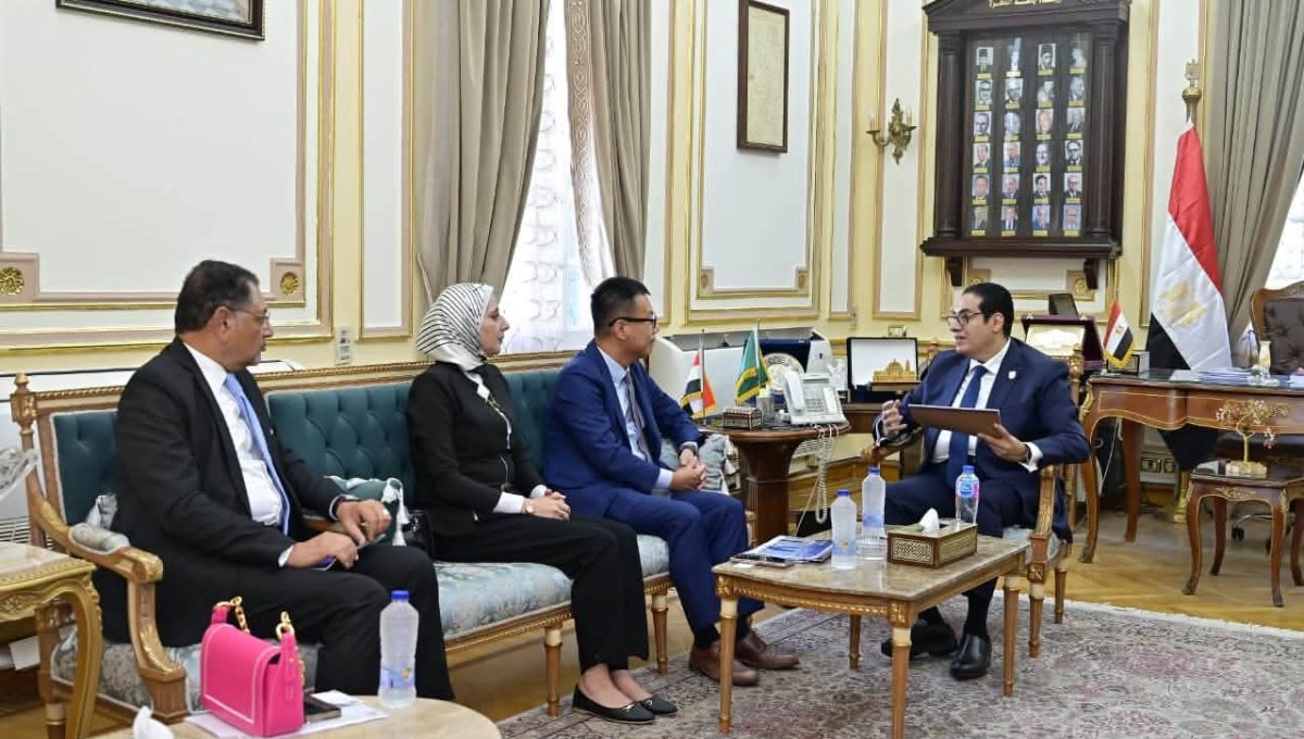 FB IMG 1788762541548 جامعة القاهرة جامعة القاهرة و«هواوي مصر» تبحثان إنشاء مركز للتميز التكنولوجي وتعزيز التعاون في الذكاء الاصطناعي والابتكار موقع في الجامعة