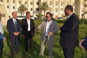 FB IMG 1788890048440 رئيس جامعة بني سويف يبحث مع البحوث الفلكية إنشاء رئيس جامعة بني سويف يبحث مع البحوث الفلكية إنشاء محطتين جديدتين للرصد الزلزالي وتطوير تدريب طلاب الجيوفيزياء موقع في الجامعة