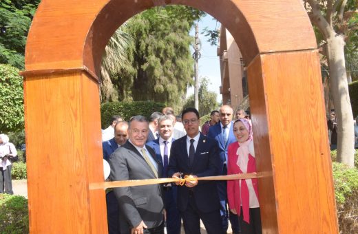 FB IMG 1789901399441 جامعة مصر للعلوم والتكنولوجيا بتكلفة 41 مليون جنيه.. رئيس جامعة بنها يفتتح أعمال تطوير قسم وقاية النبات ويتفقد انتظام الدراسة موقع في الجامعة