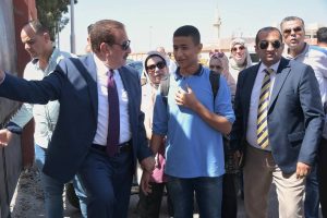 «لا تهاون في تطبيق القواعد».. محافظ بورسعيد يشدد على حضور الطلاب والانضباط المدرسي 2 محافظ بورسعيد يشدد على حضور الطلاب والانضباط المدرسي