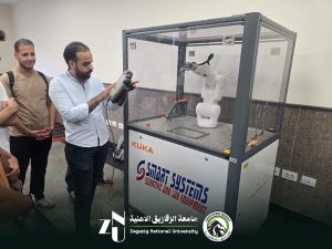 FB IMG 1790609973673 جامعة الزقازيق الأهلية تعزز مهارات طلاب الميكاترونيات جامعة الزقازيق الأهلية تعزز مهارات طلاب الميكاترونيات بتدريب متقدم على الروبوتات والأتمتة موقع في الجامعة