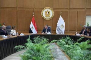 FB IMG 1790683210899 وزير التعليم العالي يلتقي قيادات فيليبس وزير التعليم العالي يلتقي قيادات «فيليبس» لبحث فرص الاستثمار والتعاون في مصر  موقع في الجامعة