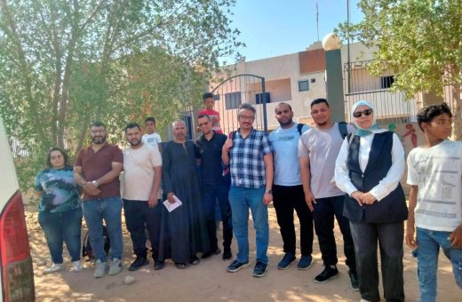 جامعة الوادي الجديد تنظم قافلة طبية وثقافية مجانية لأهالي قرى شرق بولاق ضمن فعاليات المسرح المتنقل