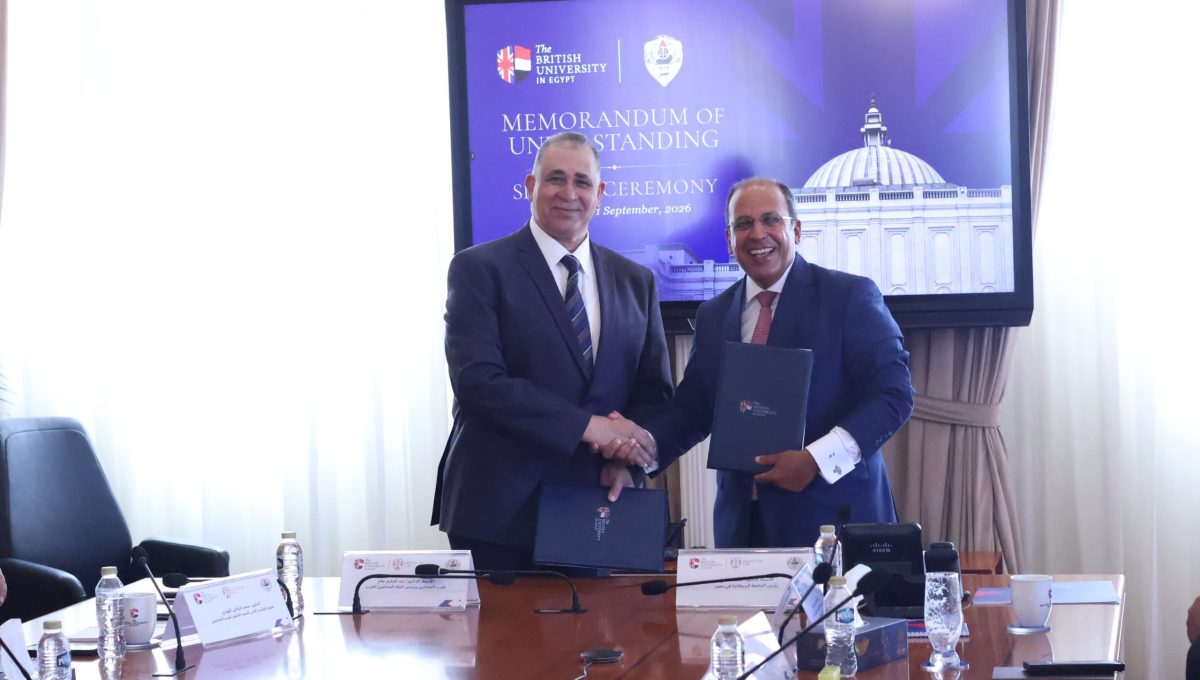 IMG 20260901 WA0120 الجامعة البريطانية ونقابة المحامين توقعان بروتوكول الجامعة البريطانية ونقابة المحامين توقعان بروتوكول تعاون لتأهيل الطلاب وتطوير مهارات المحامين موقع في الجامعة