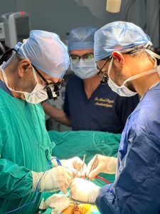 عمره يوم واحد.. جراحة قلب مفتوح طارئة تنقذ مولودًا من عيب خلقي معقد بجامعة المنصورة 2 IMG 20260902 WA0048 2 جراحة قلب مفتوح طارئة تنقذ مولودًا من عيب خلقي معقد عمره يوم واحد.. جراحة قلب مفتوح طارئة تنقذ مولودًا من عيب خلقي معقد بجامعة المنصورة موقع في الجامعة