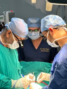 عمره يوم واحد.. جراحة قلب مفتوح طارئة تنقذ مولودًا من عيب خلقي معقد بجامعة المنصورة 4 IMG 20260902 WA0050 1 جراحة قلب مفتوح طارئة تنقذ مولودًا من عيب خلقي معقد عمره يوم واحد.. جراحة قلب مفتوح طارئة تنقذ مولودًا من عيب خلقي معقد بجامعة المنصورة موقع في الجامعة