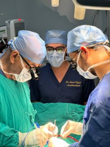 عمره يوم واحد.. جراحة قلب مفتوح طارئة تنقذ مولودًا من عيب خلقي معقد بجامعة المنصورة 3 IMG 20260902 WA0051 1 جراحة قلب مفتوح طارئة تنقذ مولودًا من عيب خلقي معقد عمره يوم واحد.. جراحة قلب مفتوح طارئة تنقذ مولودًا من عيب خلقي معقد بجامعة المنصورة موقع في الجامعة