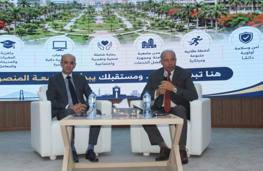 رئيس جامعة المنصورة يتابع جاهزية الكليات
