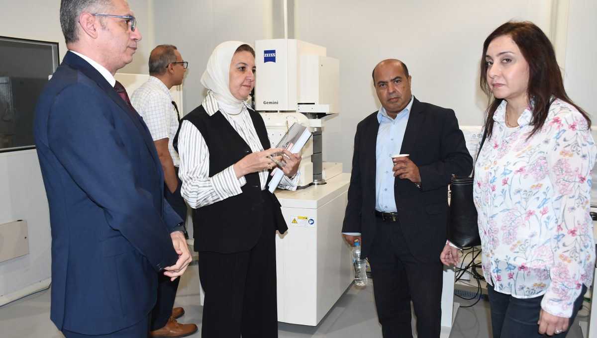 IMG 20260902 WA0095 جامعة عين شمس تستعد للتشغيل الفعلي لمركز النانو جامعة عين شمس تستعد للتشغيل الفعلي لمركز النانو تكنولوجي وبدء استقبال العينات موقع في الجامعة