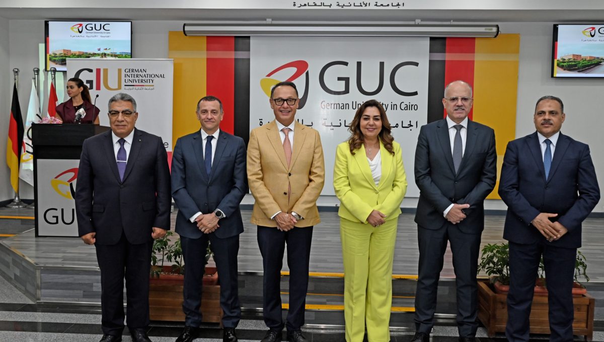 IMG 20260903 WA0058 الجامعتان الألمانية بالقاهرة والدولية بحضور وزيرة التنمية المحلية ومحافظين.. الجامعتان الألمانية بالقاهرة والدولية تقدمان 79 منحة لأوائل الثانوية  موقع في الجامعة