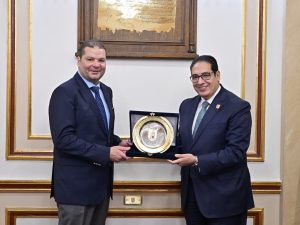 IMG 20260904 WA0026 جامعة القاهرة جامعة القاهرة والتأمين الصحي الشامل يوقعان بروتوكولًا لإتاحة خدمات المعهد القومي للأورام للمنتفعين.. تفاصيل موقع في الجامعة