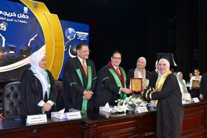 IMG 20260905 WA0119 جامعة القاهرة جامعة القاهرة تكرم شريف عامر خلال حفل تخرج دفعة 2026.. صور موقع في الجامعة