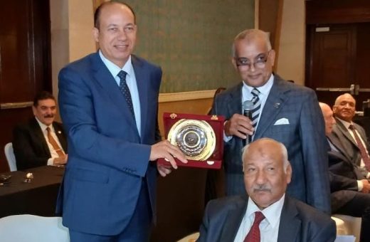 تكريم رئيس جامعة المنصورة في احتفالية اليوم العالمي للقانون