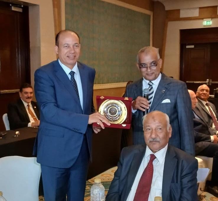 تكريم رئيس جامعة المنصورة في احتفالية اليوم العالمي للقانون