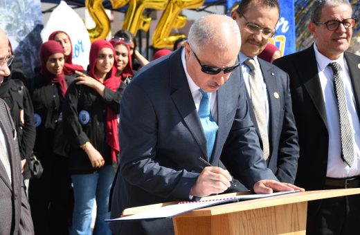 IMG 20260920 WA0050 جامعة مصر للعلوم والتكنولوجيا «بالهدايا والحلوى».. طلاب من أجل مصر يستقبلون طلاب جامعة قناة السويس مع انطلاق العام الجامعي موقع في الجامعة