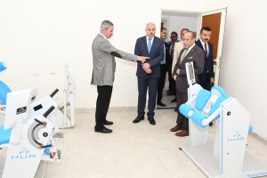 IMG 20260921 WA0067 رئيس جامعة قناة السويس يتفقد مركز العلاج الطبيعي أجهزة حديثة ووحدات متخصصة.. رئيس جامعة قناة السويس يتفقد مركز العلاج الطبيعي والتأهيل موقع في الجامعة