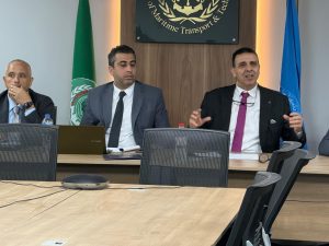 IMG 20260921 WA0085 الأكاديمية العربية تطلق برنامجًا تدريبيًا عربيًا الأكاديمية العربية تطلق برنامجًا تدريبيًا عربيًا لتعزيز الجاهزية لمخاطر الكوارث البحرية موقع في الجامعة